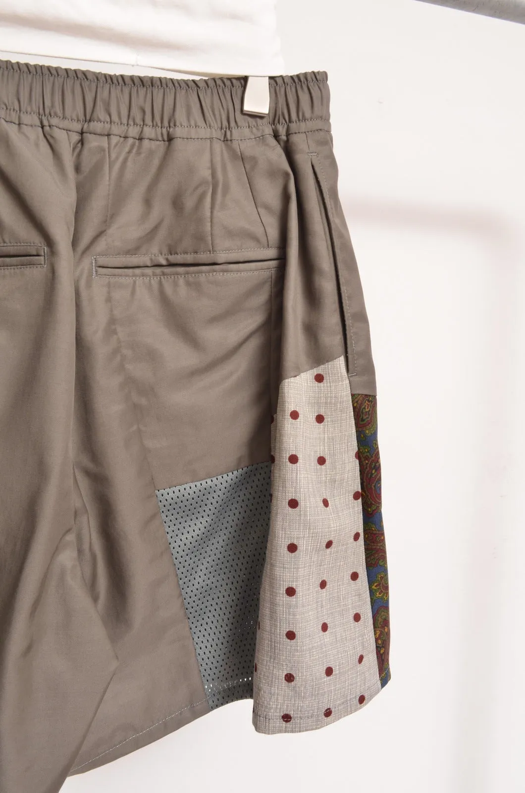 CUT AND CONNECTED C/C/L SHORTS /KHAKI