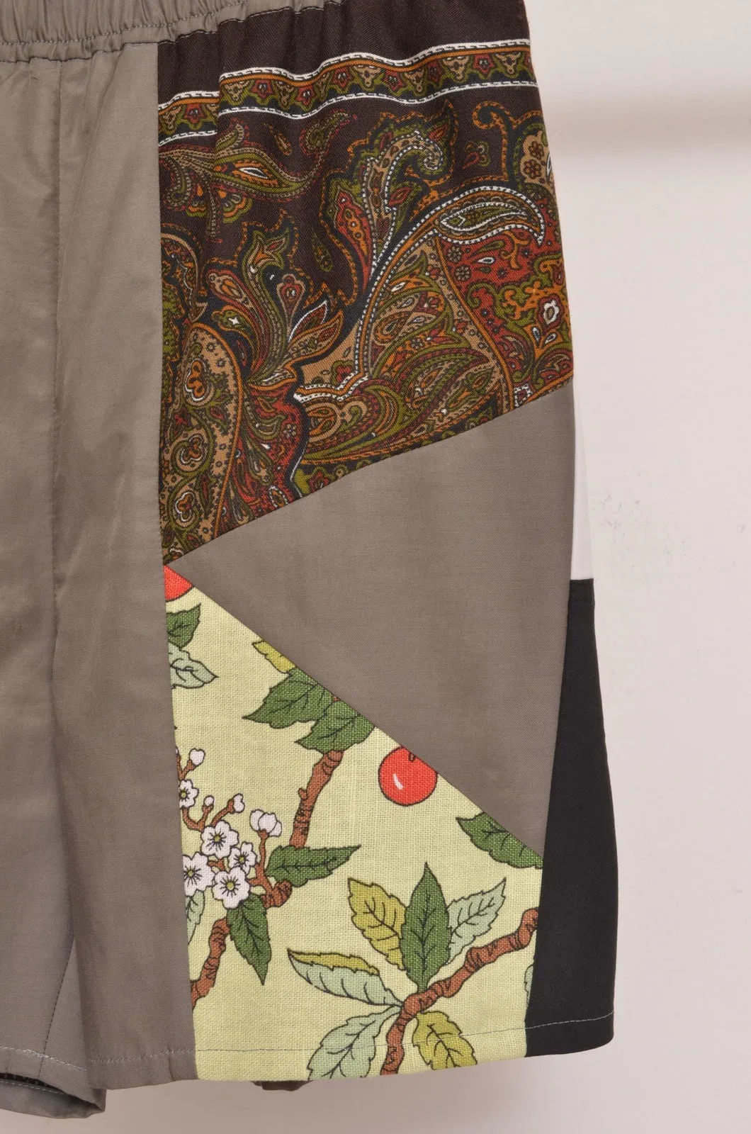 CUT AND CONNECTED C/C/L SHORTS /KHAKI