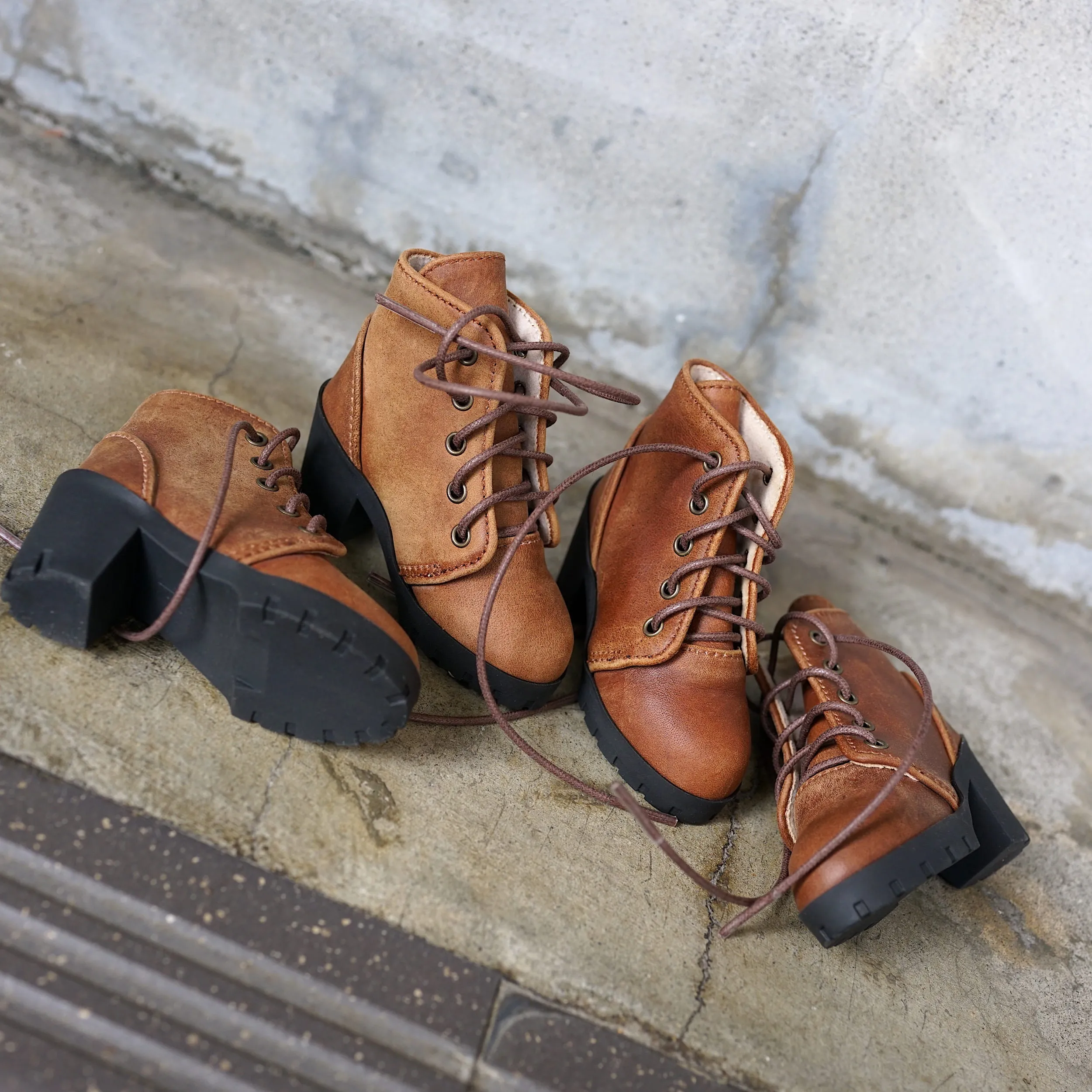 Lace Boots (Brown)