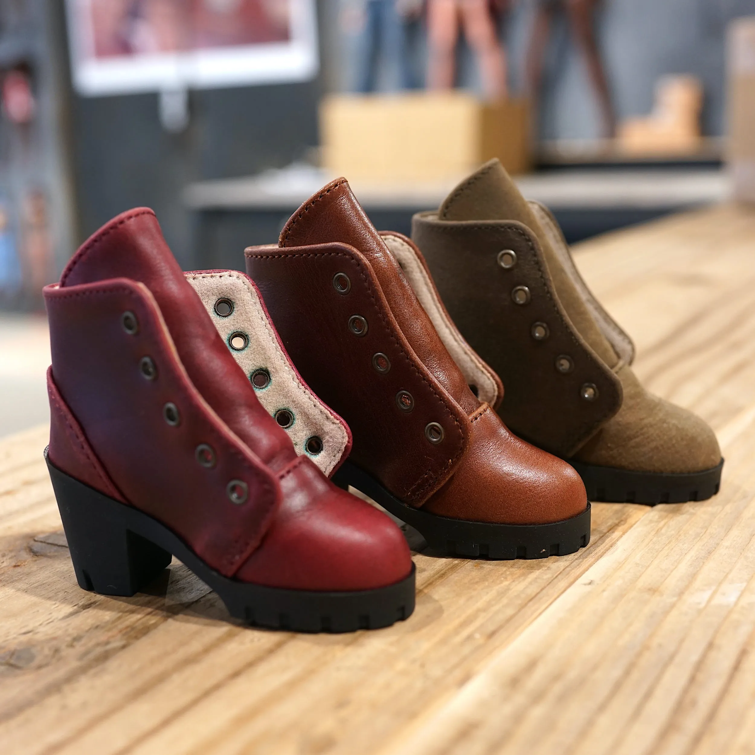 Lace Boots (Brown)