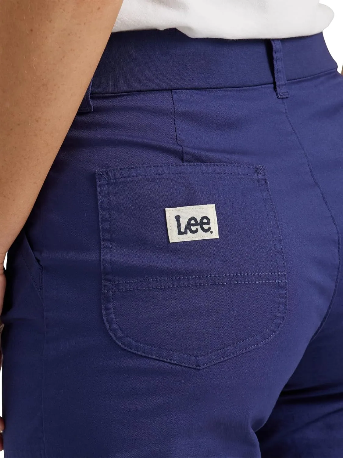 Lee Women's Ultra Lux Comfort with Flex-to-go Utility Skimmer Capri Pant