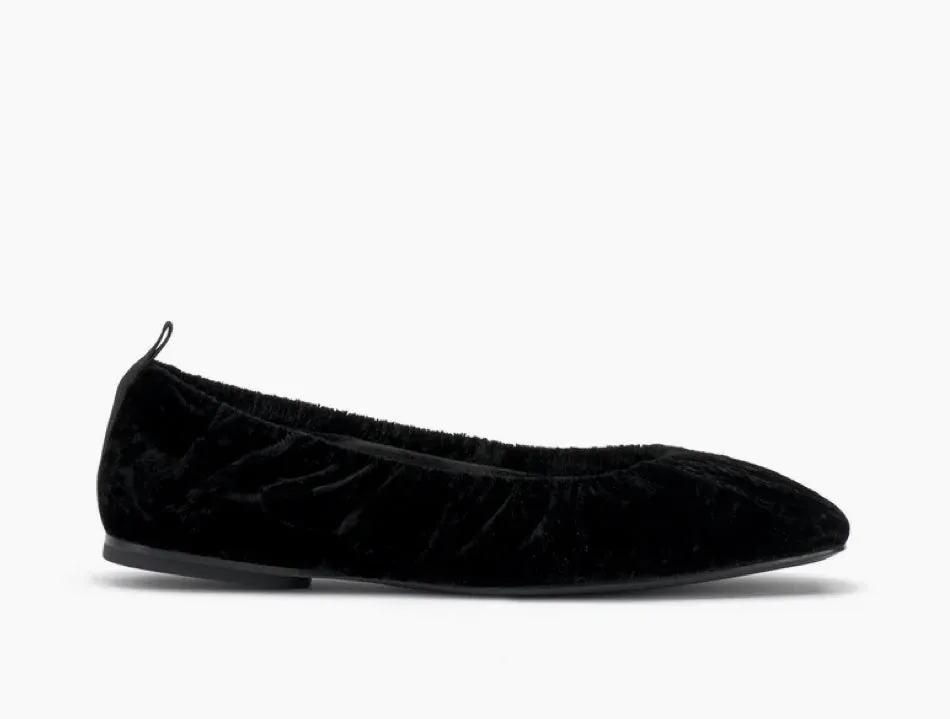 Vince Camuto Verline Flat G116